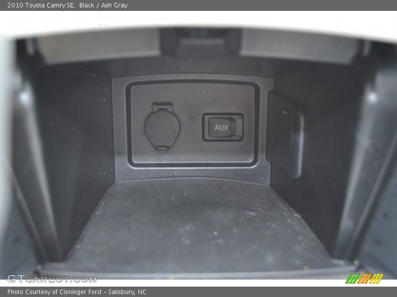 Black / Ash Gray 2010 Toyota Camry SE