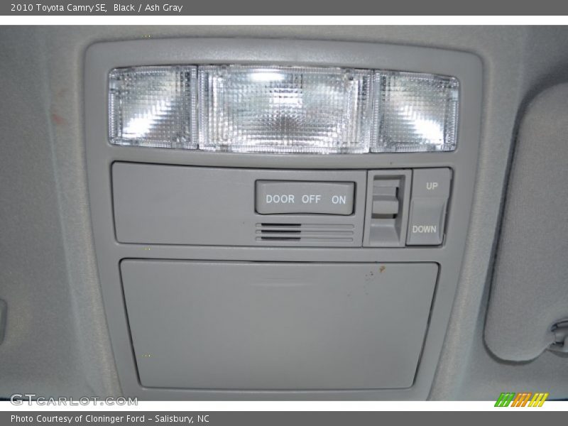 Black / Ash Gray 2010 Toyota Camry SE