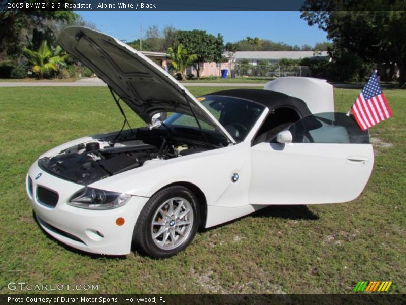 Alpine White / Black 2005 BMW Z4 2.5i Roadster