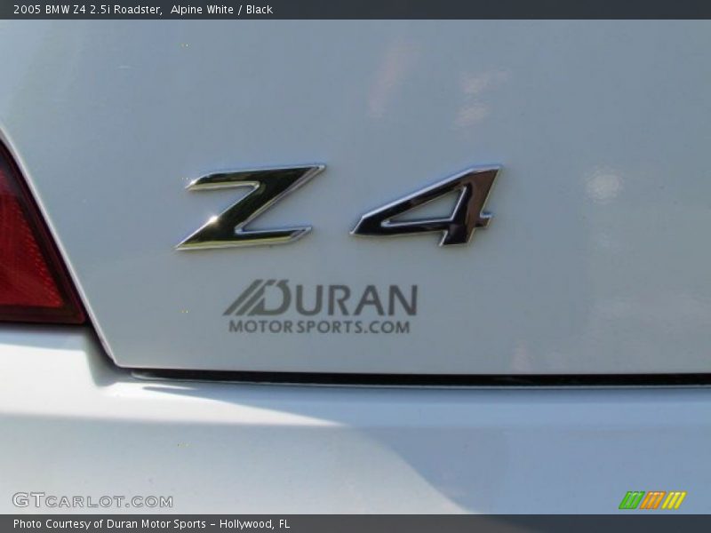 Alpine White / Black 2005 BMW Z4 2.5i Roadster