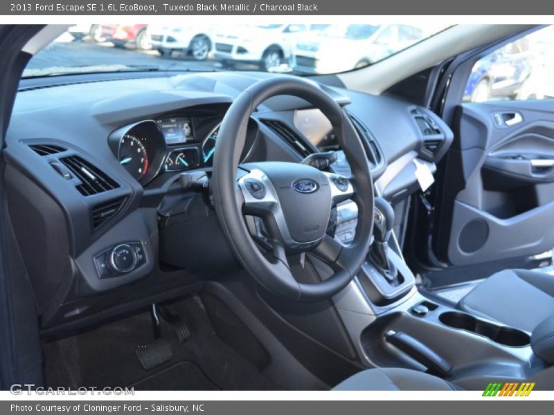 Tuxedo Black Metallic / Charcoal Black 2013 Ford Escape SE 1.6L EcoBoost
