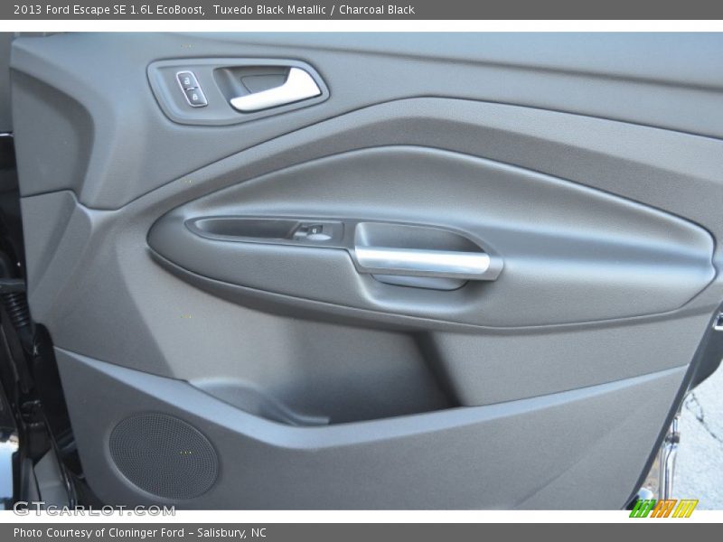 Tuxedo Black Metallic / Charcoal Black 2013 Ford Escape SE 1.6L EcoBoost