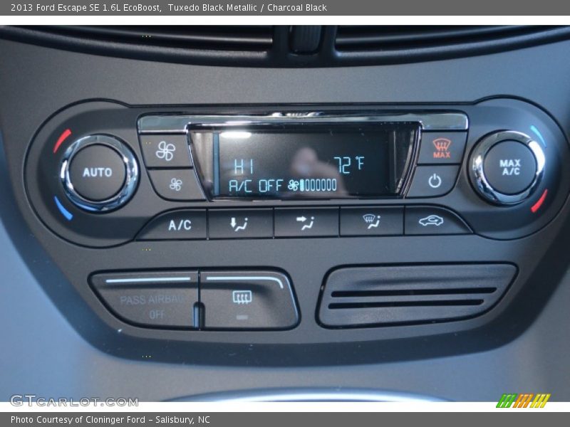 Tuxedo Black Metallic / Charcoal Black 2013 Ford Escape SE 1.6L EcoBoost