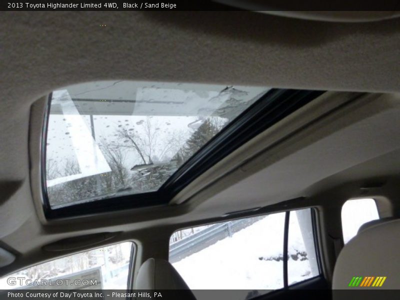 Black / Sand Beige 2013 Toyota Highlander Limited 4WD