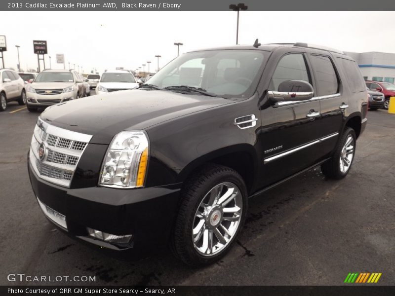 Front 3/4 View of 2013 Escalade Platinum AWD