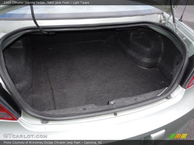  2005 Sebring Sedan Trunk