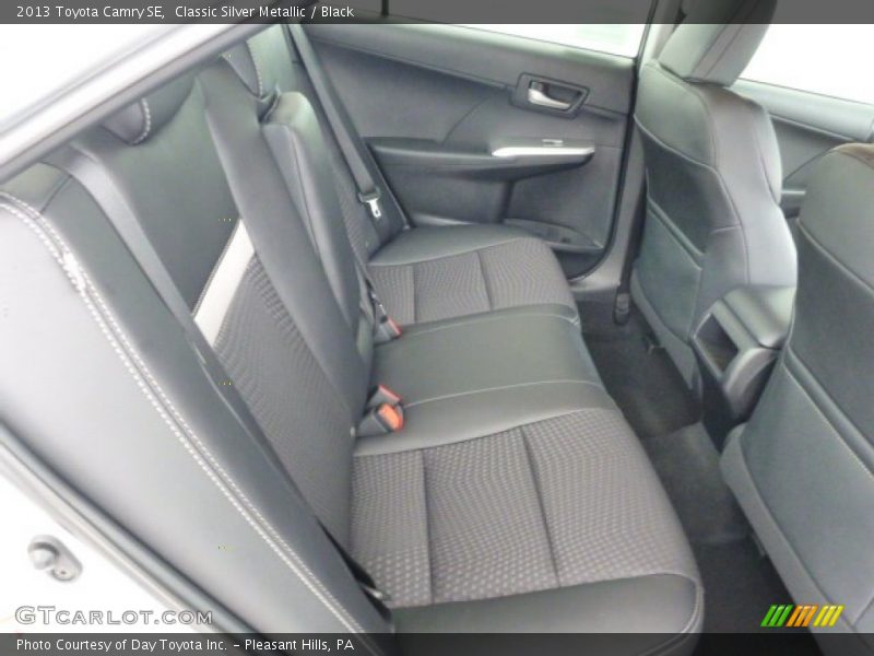Classic Silver Metallic / Black 2013 Toyota Camry SE