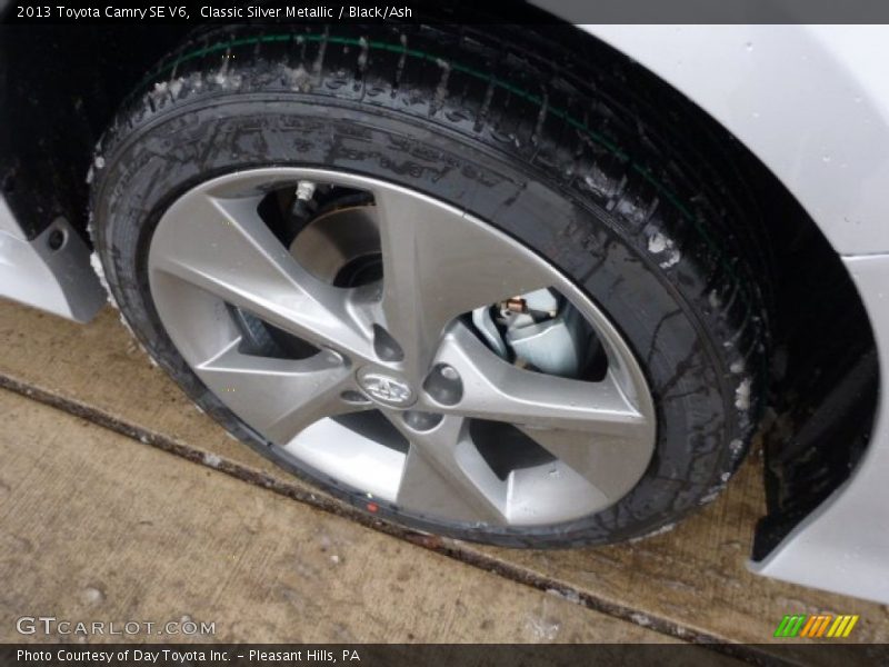 Classic Silver Metallic / Black/Ash 2013 Toyota Camry SE V6