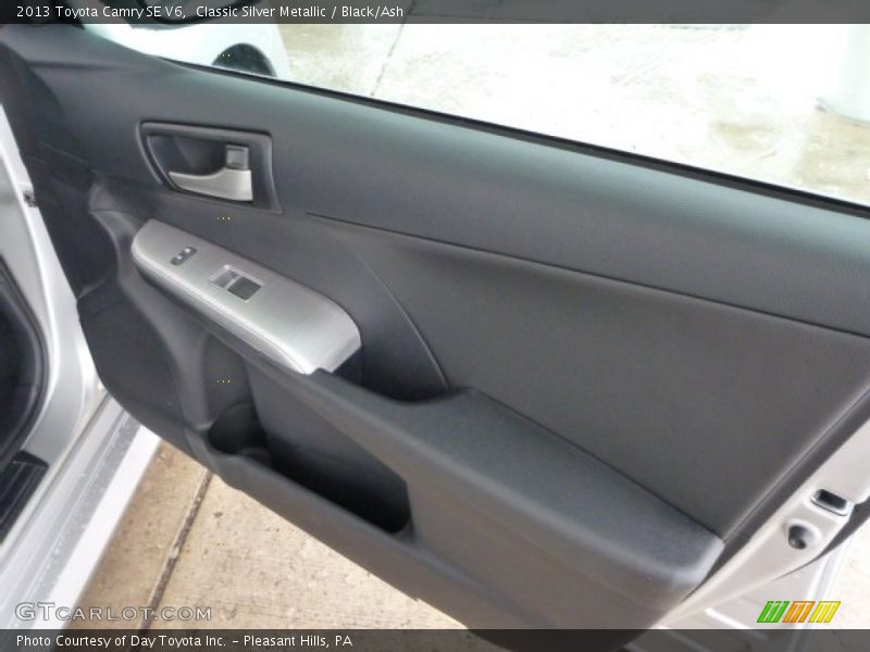 Classic Silver Metallic / Black/Ash 2013 Toyota Camry SE V6