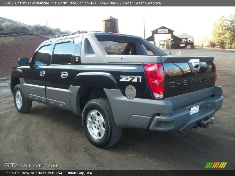 Onyx Black / Cedar Green/Graphite 2002 Chevrolet Avalanche The North Face Edition 4x4