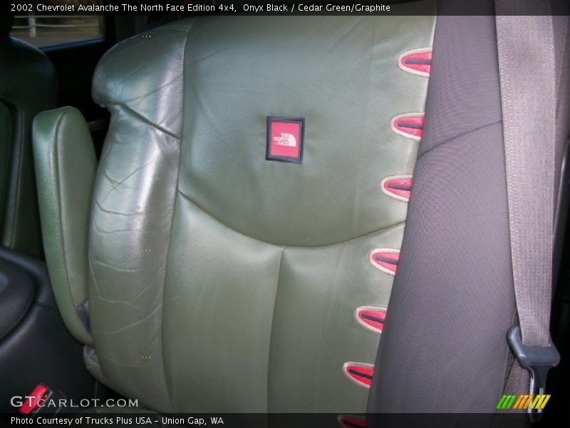 Onyx Black / Cedar Green/Graphite 2002 Chevrolet Avalanche The North Face Edition 4x4