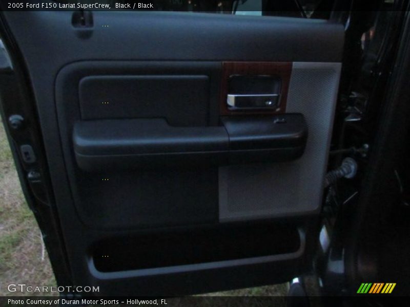 Black / Black 2005 Ford F150 Lariat SuperCrew