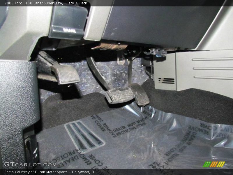 Black / Black 2005 Ford F150 Lariat SuperCrew