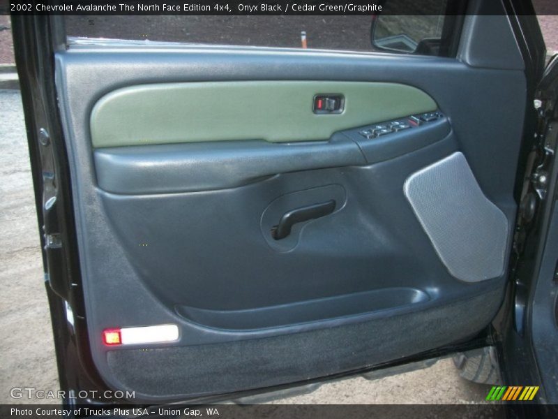 Door Panel of 2002 Avalanche The North Face Edition 4x4