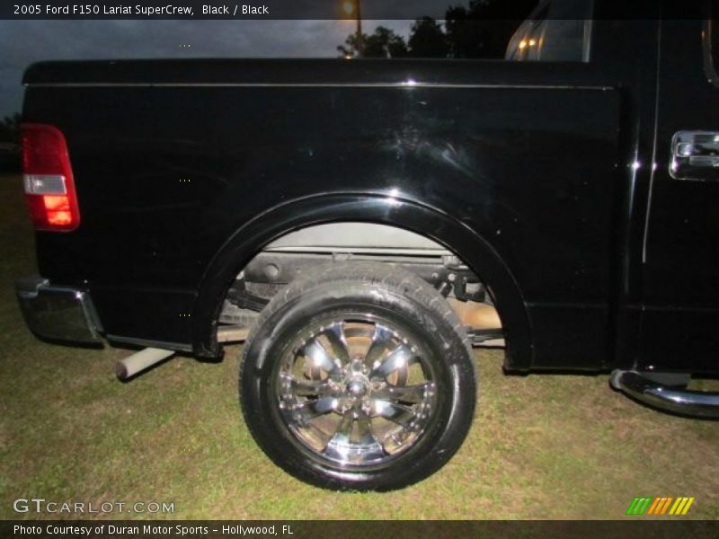 Black / Black 2005 Ford F150 Lariat SuperCrew