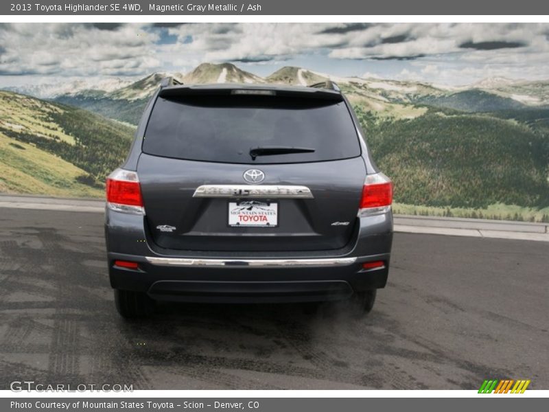 Magnetic Gray Metallic / Ash 2013 Toyota Highlander SE 4WD