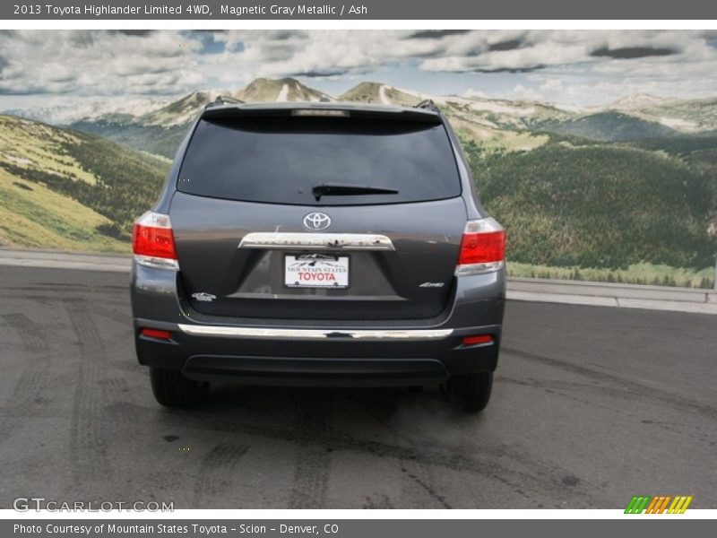 Magnetic Gray Metallic / Ash 2013 Toyota Highlander Limited 4WD