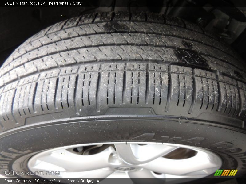 Pearl White / Gray 2011 Nissan Rogue SV