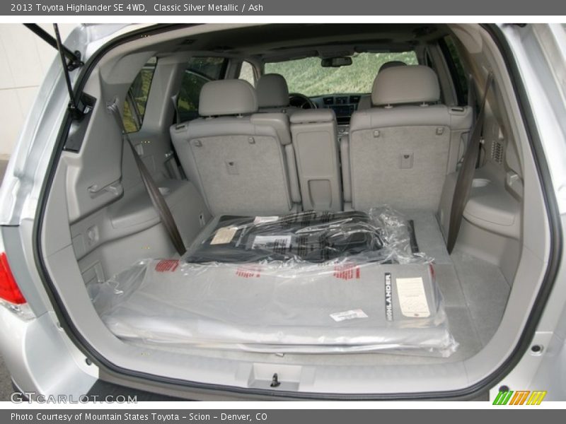 Classic Silver Metallic / Ash 2013 Toyota Highlander SE 4WD