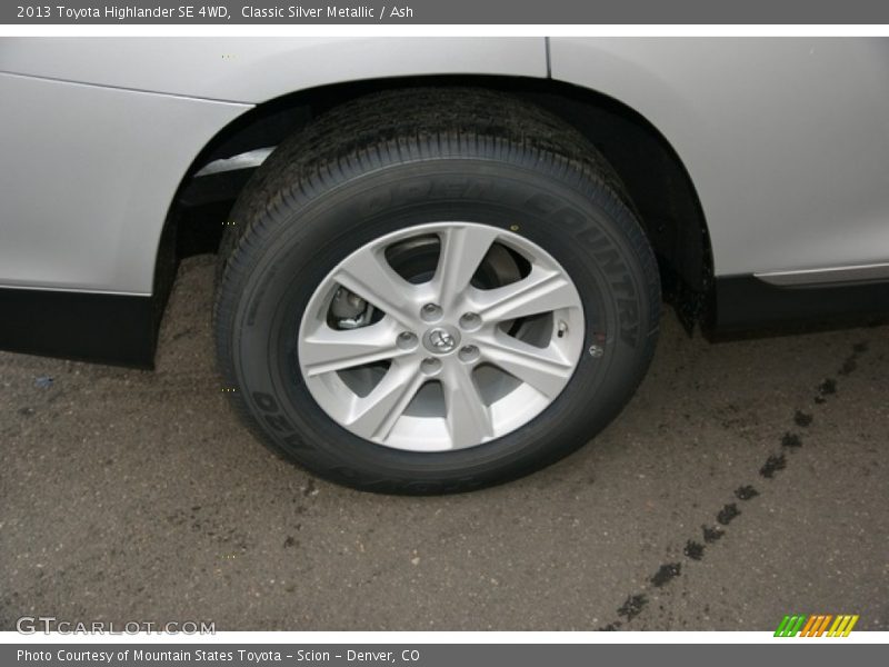 Classic Silver Metallic / Ash 2013 Toyota Highlander SE 4WD