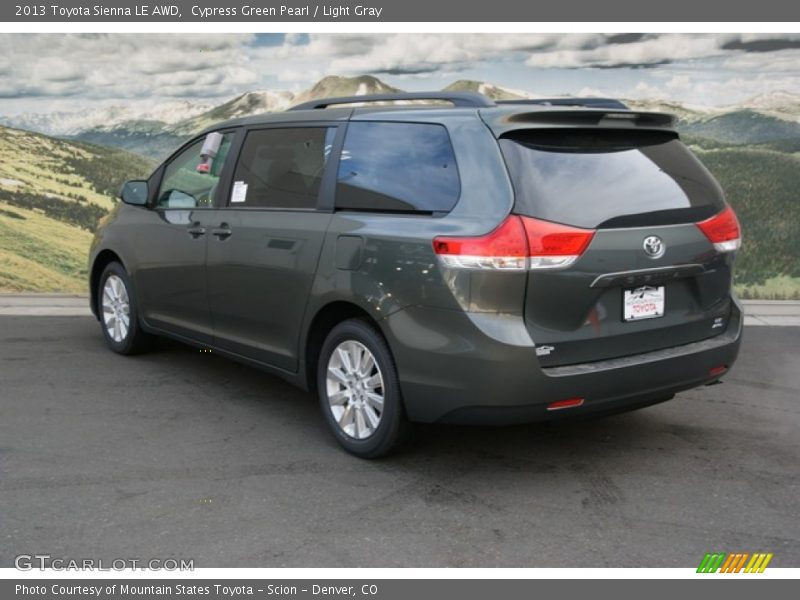 Cypress Green Pearl / Light Gray 2013 Toyota Sienna LE AWD