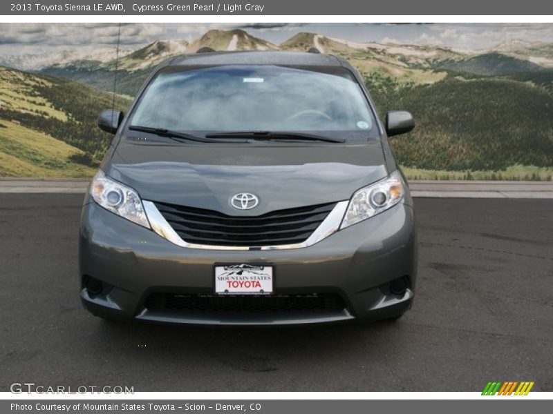 Cypress Green Pearl / Light Gray 2013 Toyota Sienna LE AWD