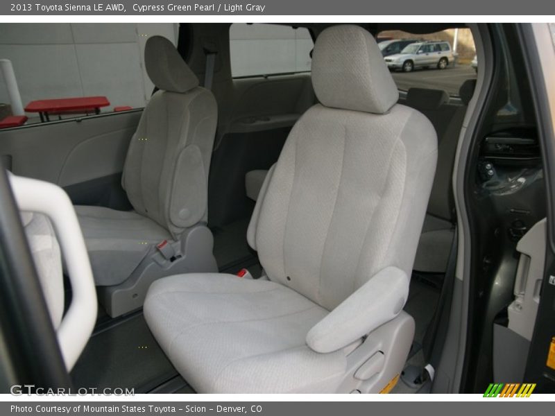 Cypress Green Pearl / Light Gray 2013 Toyota Sienna LE AWD