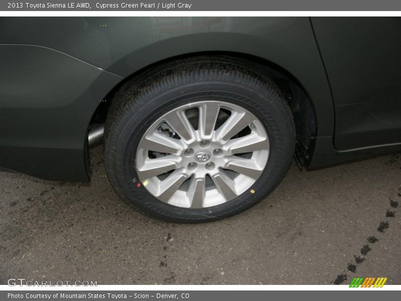 Cypress Green Pearl / Light Gray 2013 Toyota Sienna LE AWD
