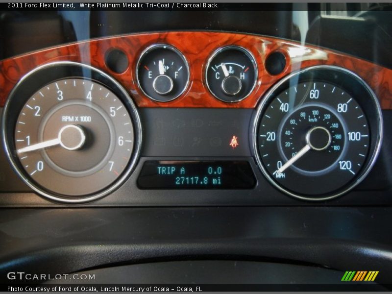 White Platinum Metallic Tri-Coat / Charcoal Black 2011 Ford Flex Limited