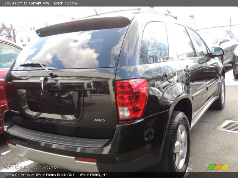 Black / Ebony 2009 Pontiac Torrent AWD