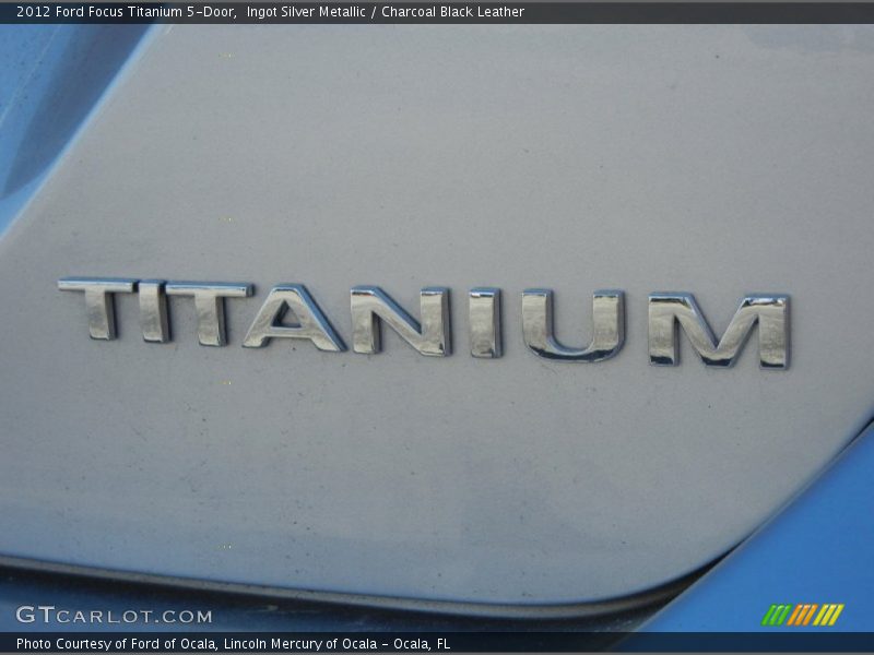  2012 Focus Titanium 5-Door Logo