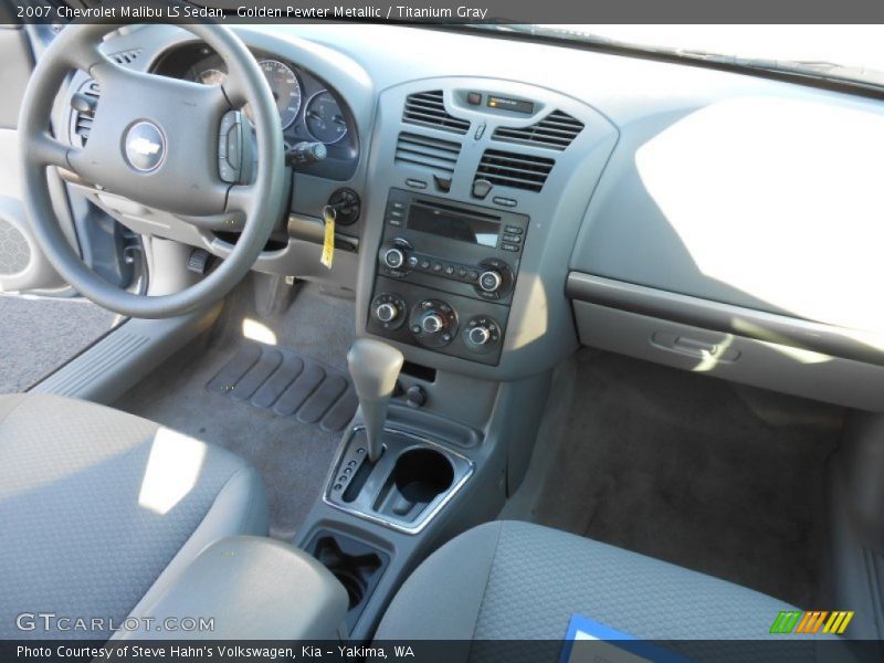 Dashboard of 2007 Malibu LS Sedan