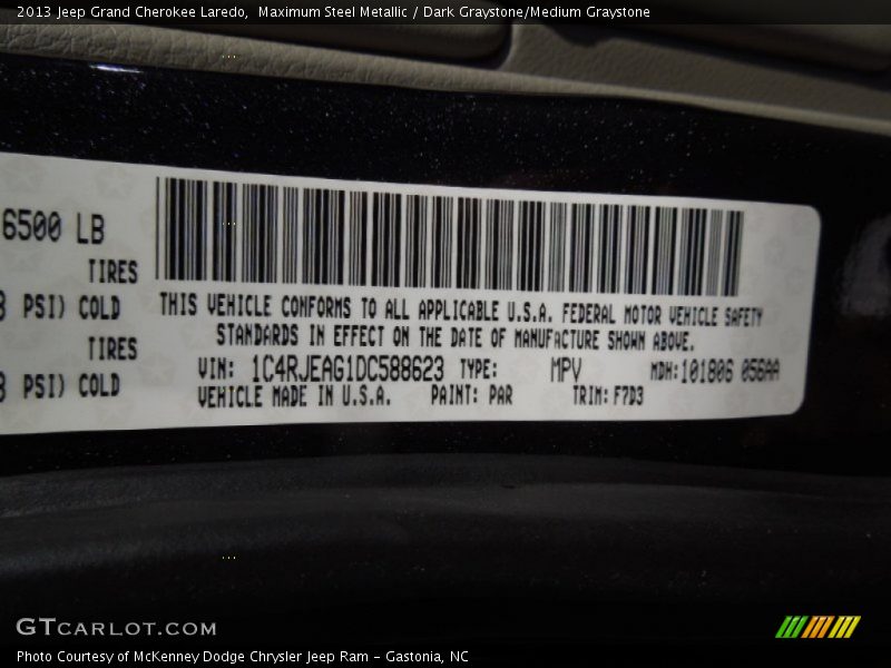 Maximum Steel Metallic / Dark Graystone/Medium Graystone 2013 Jeep Grand Cherokee Laredo