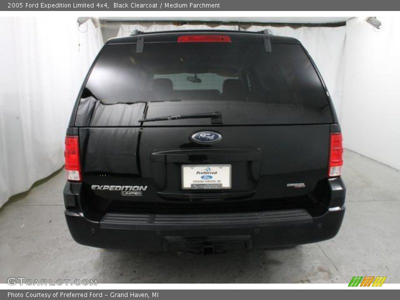 Black Clearcoat / Medium Parchment 2005 Ford Expedition Limited 4x4