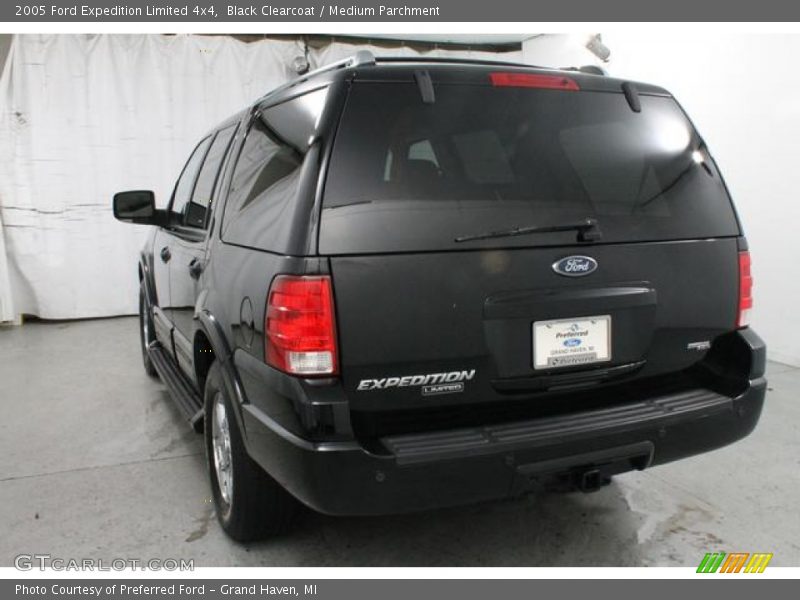 Black Clearcoat / Medium Parchment 2005 Ford Expedition Limited 4x4