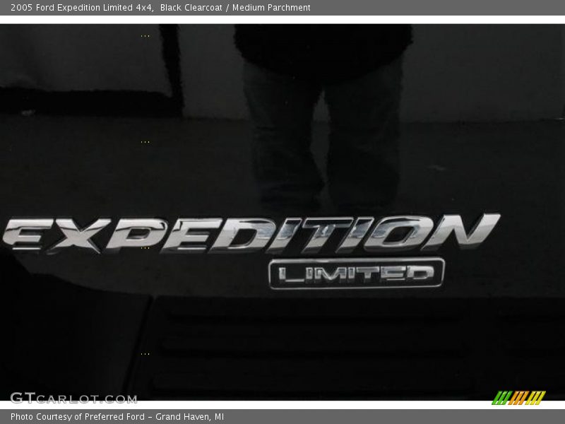 Black Clearcoat / Medium Parchment 2005 Ford Expedition Limited 4x4