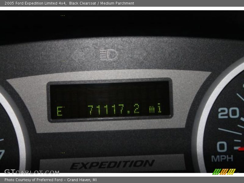 Black Clearcoat / Medium Parchment 2005 Ford Expedition Limited 4x4