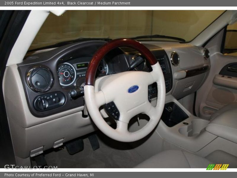 Black Clearcoat / Medium Parchment 2005 Ford Expedition Limited 4x4