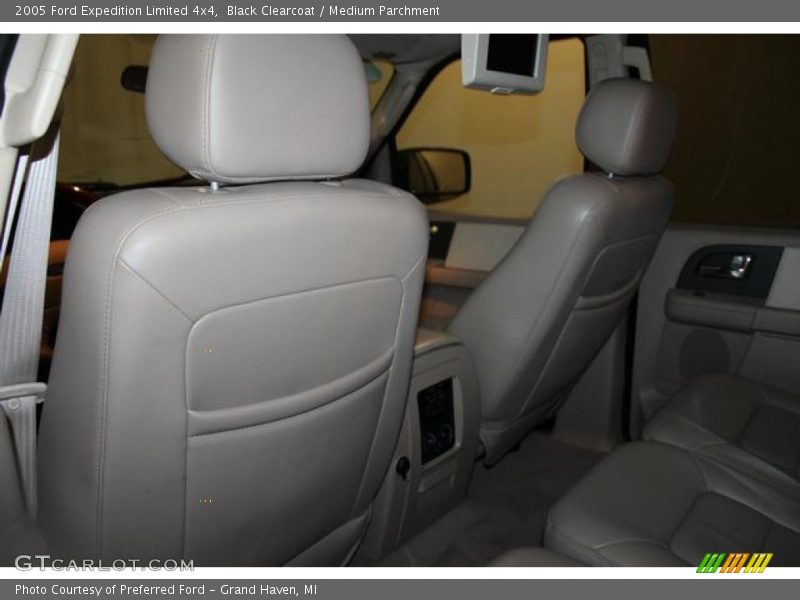 Black Clearcoat / Medium Parchment 2005 Ford Expedition Limited 4x4