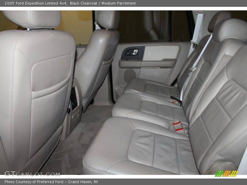 Black Clearcoat / Medium Parchment 2005 Ford Expedition Limited 4x4