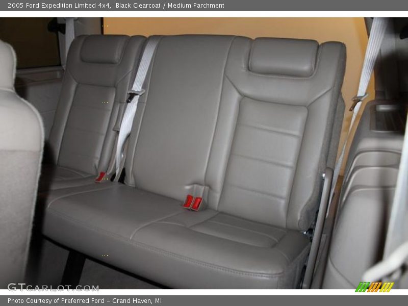 Black Clearcoat / Medium Parchment 2005 Ford Expedition Limited 4x4
