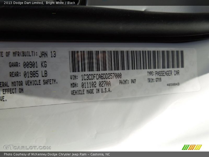 Bright White / Black 2013 Dodge Dart Limited