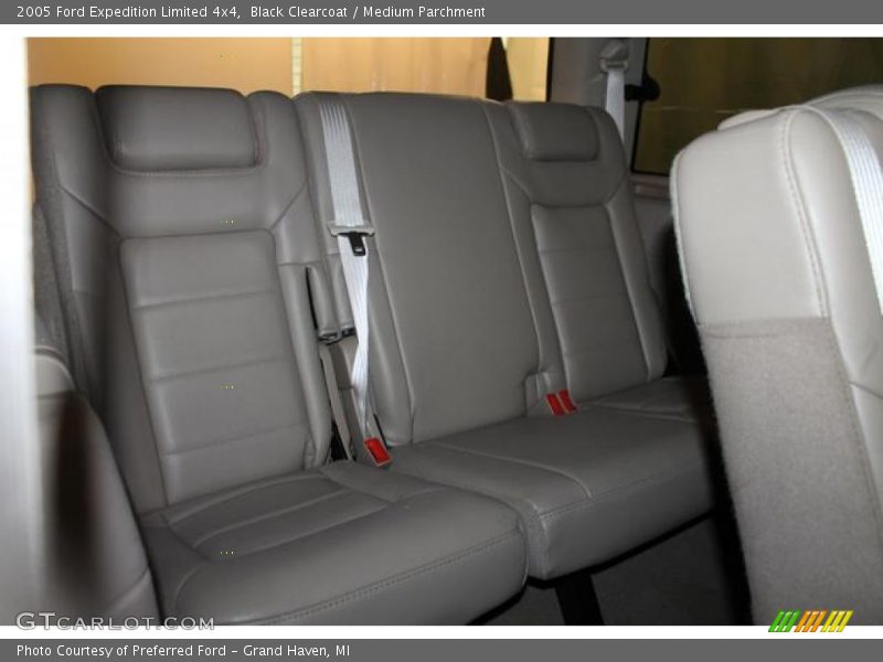 Black Clearcoat / Medium Parchment 2005 Ford Expedition Limited 4x4