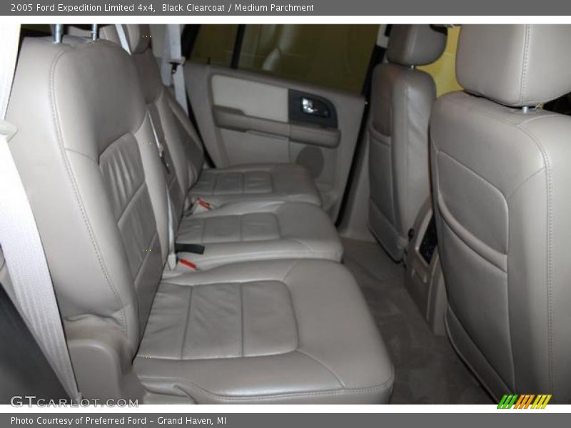 Black Clearcoat / Medium Parchment 2005 Ford Expedition Limited 4x4