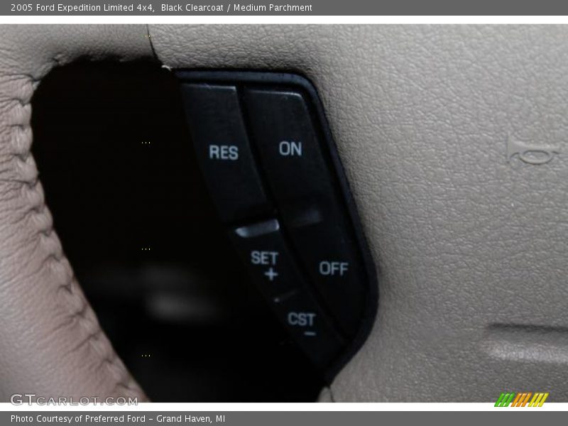 Black Clearcoat / Medium Parchment 2005 Ford Expedition Limited 4x4