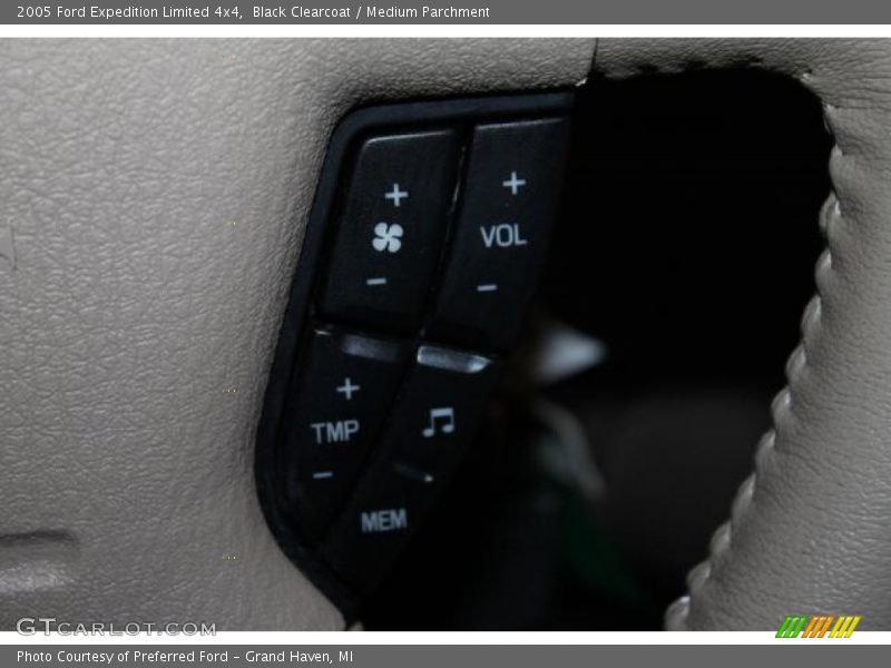 Black Clearcoat / Medium Parchment 2005 Ford Expedition Limited 4x4