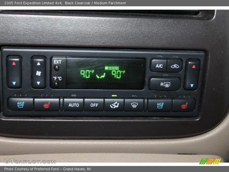 Black Clearcoat / Medium Parchment 2005 Ford Expedition Limited 4x4
