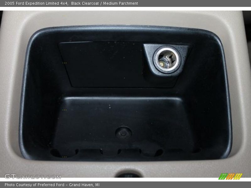 Black Clearcoat / Medium Parchment 2005 Ford Expedition Limited 4x4