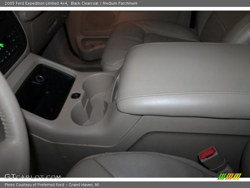 Black Clearcoat / Medium Parchment 2005 Ford Expedition Limited 4x4