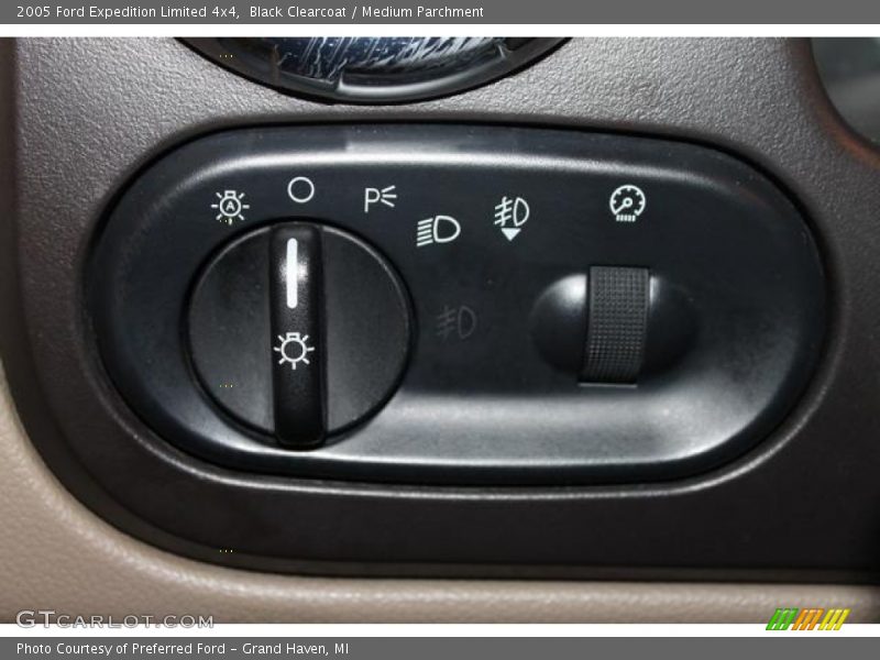 Black Clearcoat / Medium Parchment 2005 Ford Expedition Limited 4x4